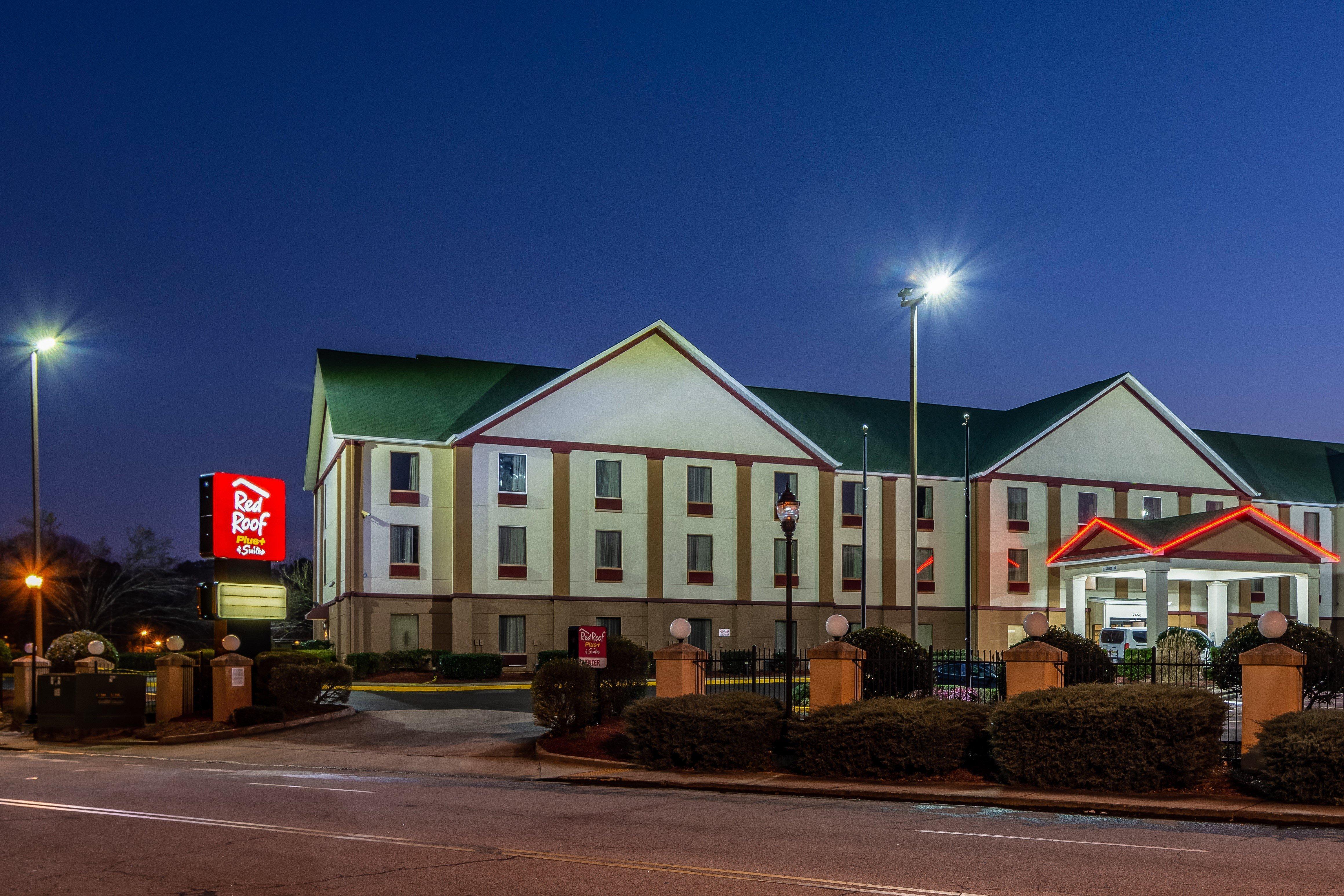 Red Roof Plus+ & Suites Atlanta Airport South Eksteriør billede